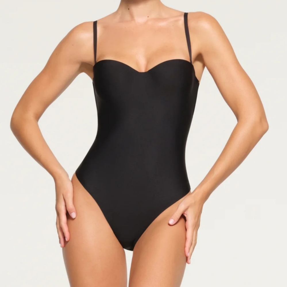 NWT SKIMS BODY Underwire Thong Bodysuit